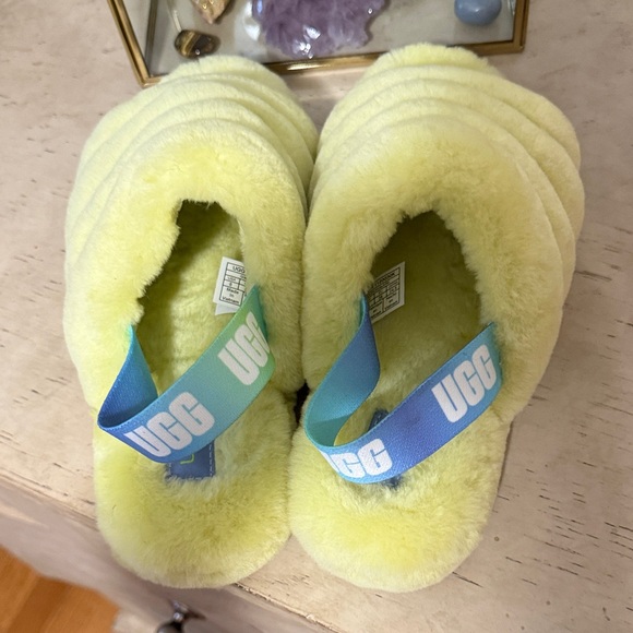 UGG Bright Chartreuse fluff yeah Slippers - Picture 4 of 7